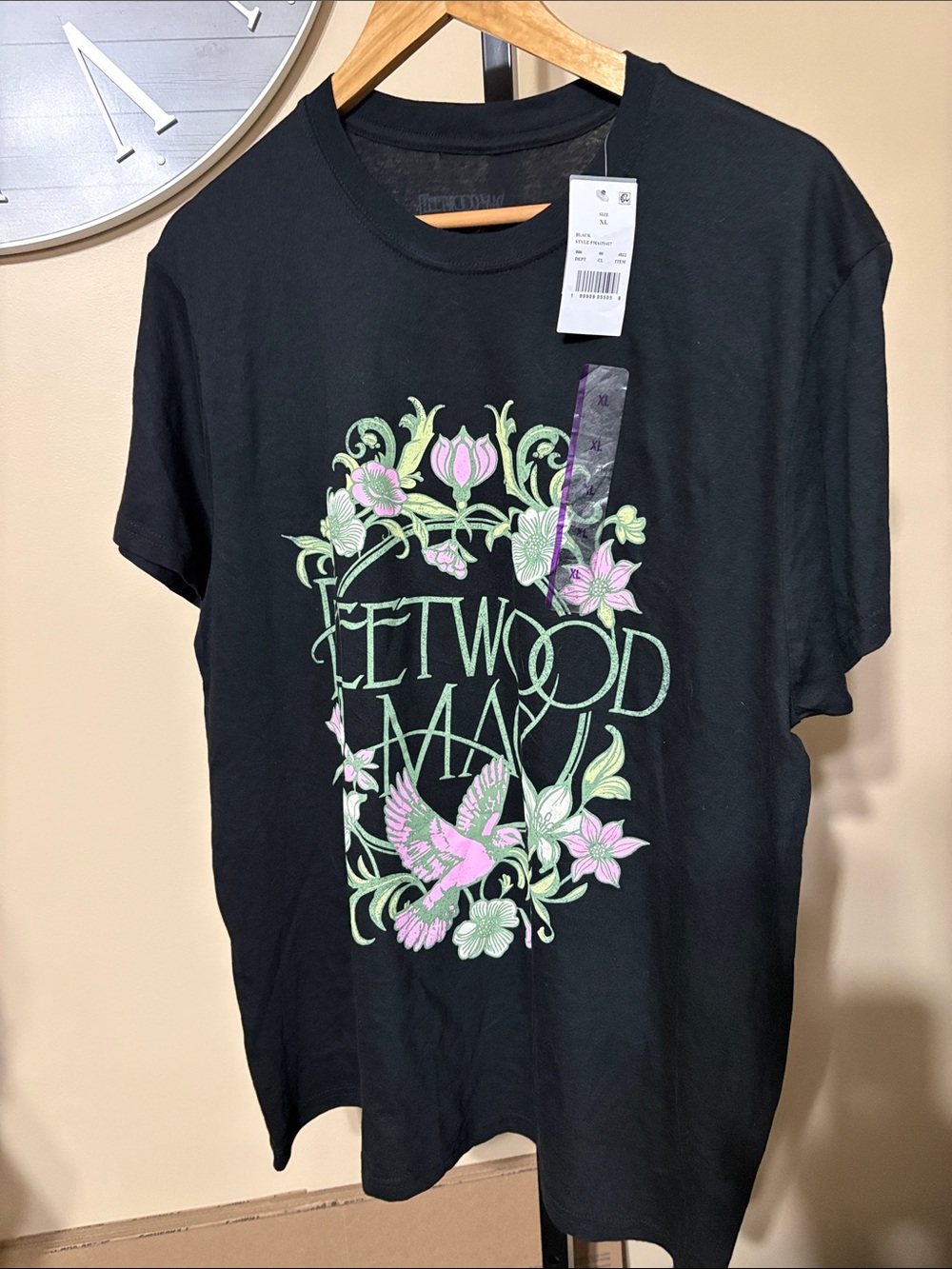 017 NWT Fleetwood Mac Tshirt - Picture 2 of 7